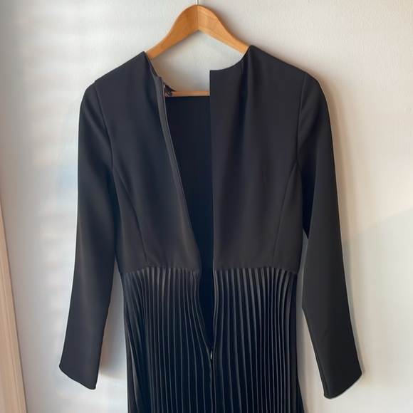 NWT Theory Long Sleeve Dart Pleated Classic Crepe Dress - Picture 9 of 12